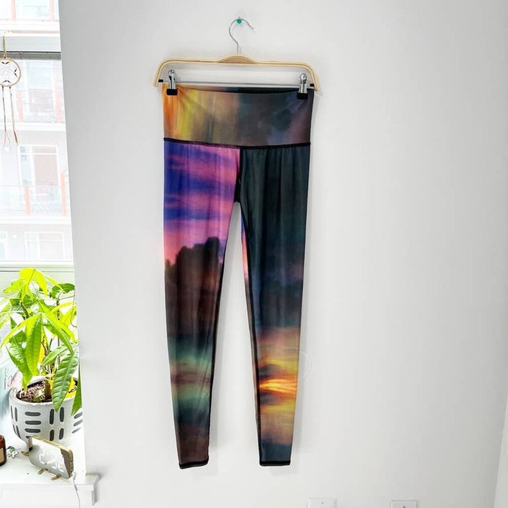 Teeki Hot Colorful Sunset Leggings Size Small